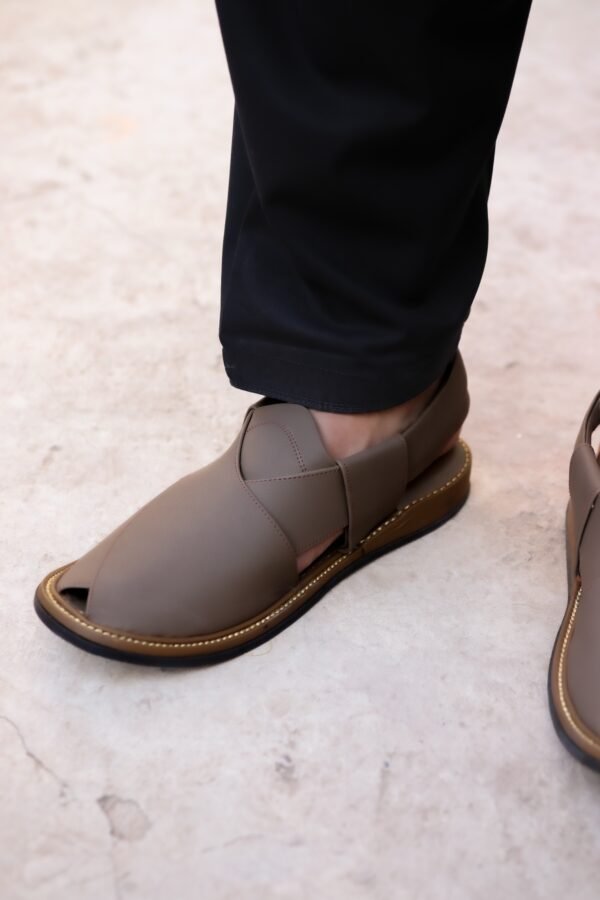 Brown Mochi Peshawari Chappal