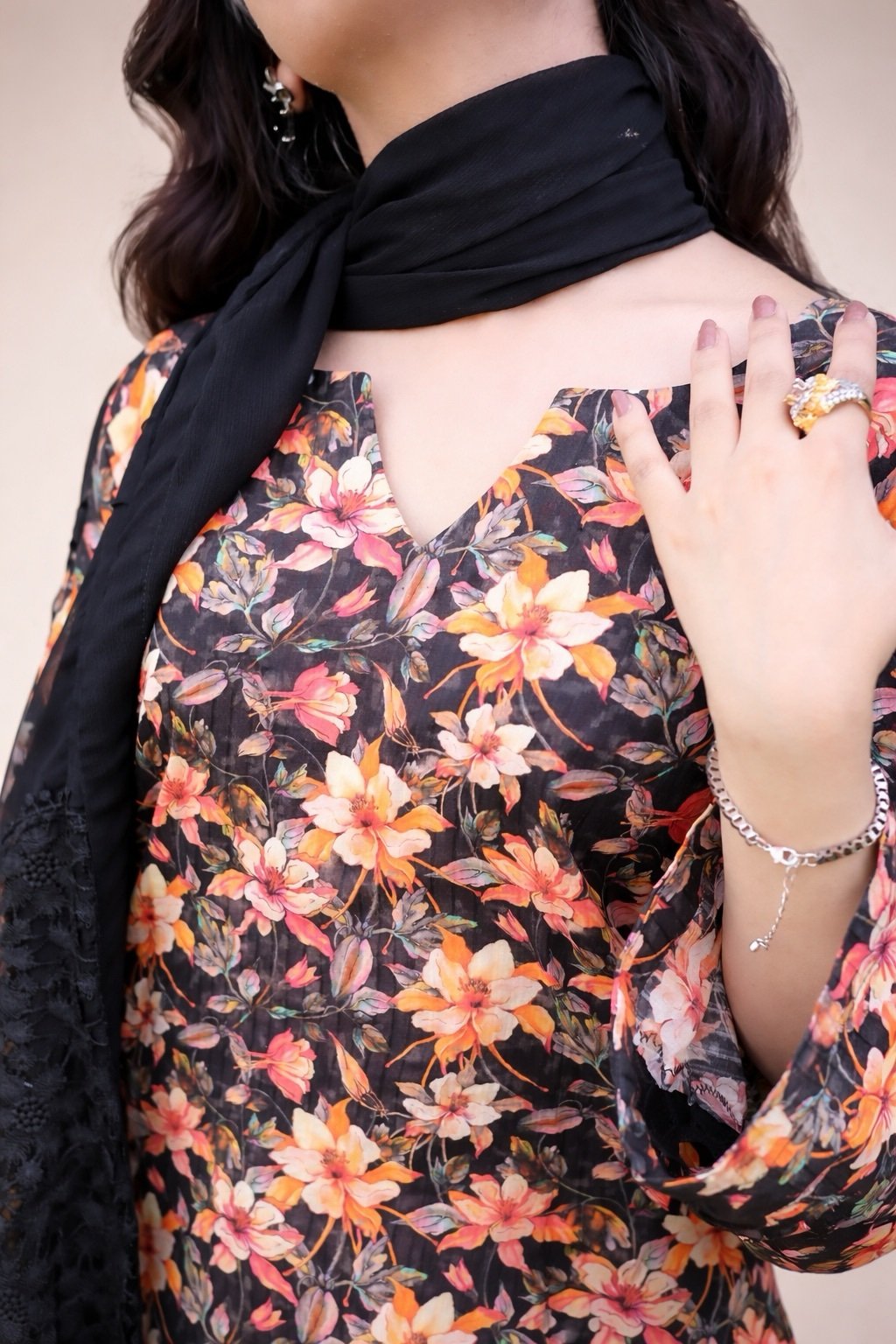 Shafaq β A Sunset Dream in Lawn π
(Premium 3PC | Embroidered Lawn Suit) - Image 10